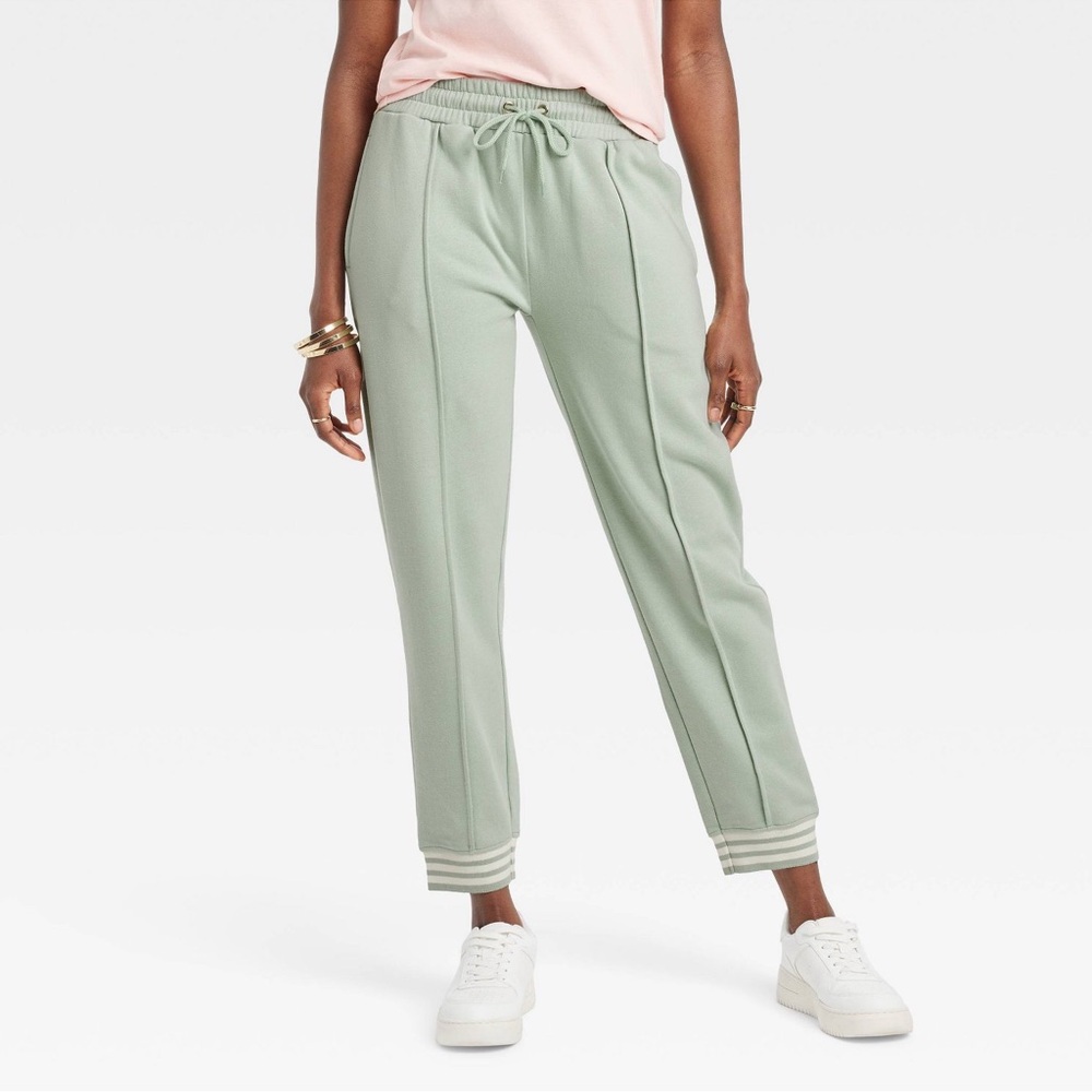 NWOT Women’s Green Relaxed Fit Pantsuit with Elastic Waistband